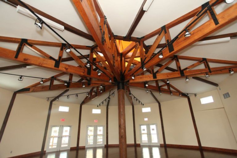 Timber Truss in Round Hall