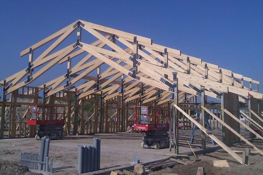 custom commercial timber trusses
